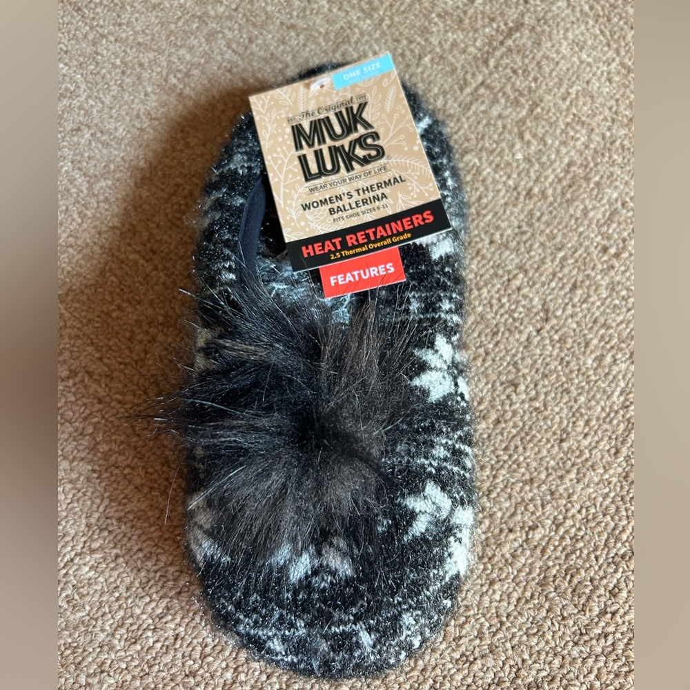 Muk Luks Black and White Snowflake Thermal Slippers ❄️